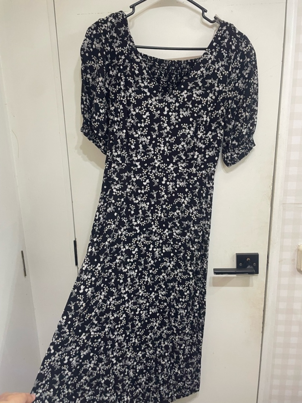 Black floral dress v neck puff sleeves smocked back viscose grunge cottage S